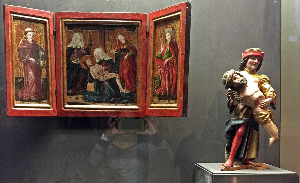 Altarpiece and Nicodemu/Christ Sculpture